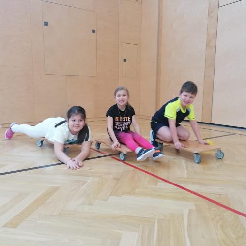 Frau Holle turnen1